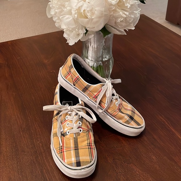 Vans Shoes - Vans Old Skool Gold & Black Plaid Print Lace Up Sneaker Size Women's 6.5/Men’s 5